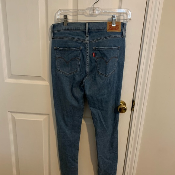 720 high rise super skinny Levi’s - Picture 4 of 4